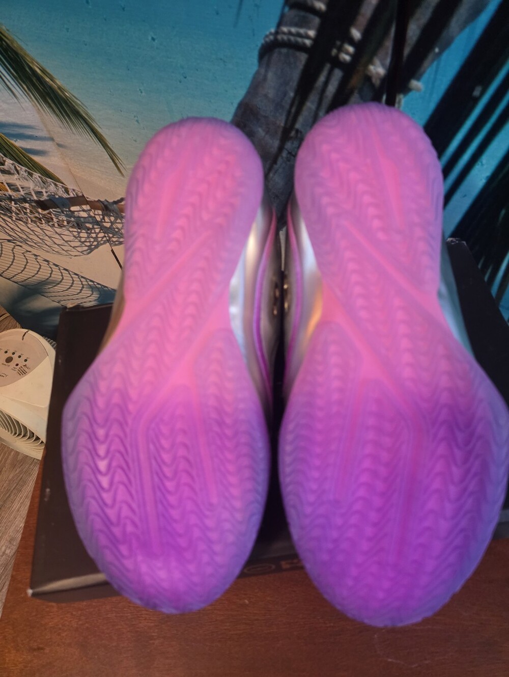 Nike LeBron XXIII Lux Bubble Boy Iridescent Silver & Purple Sneaker 7y/8.5 women - Picture 6 of 10